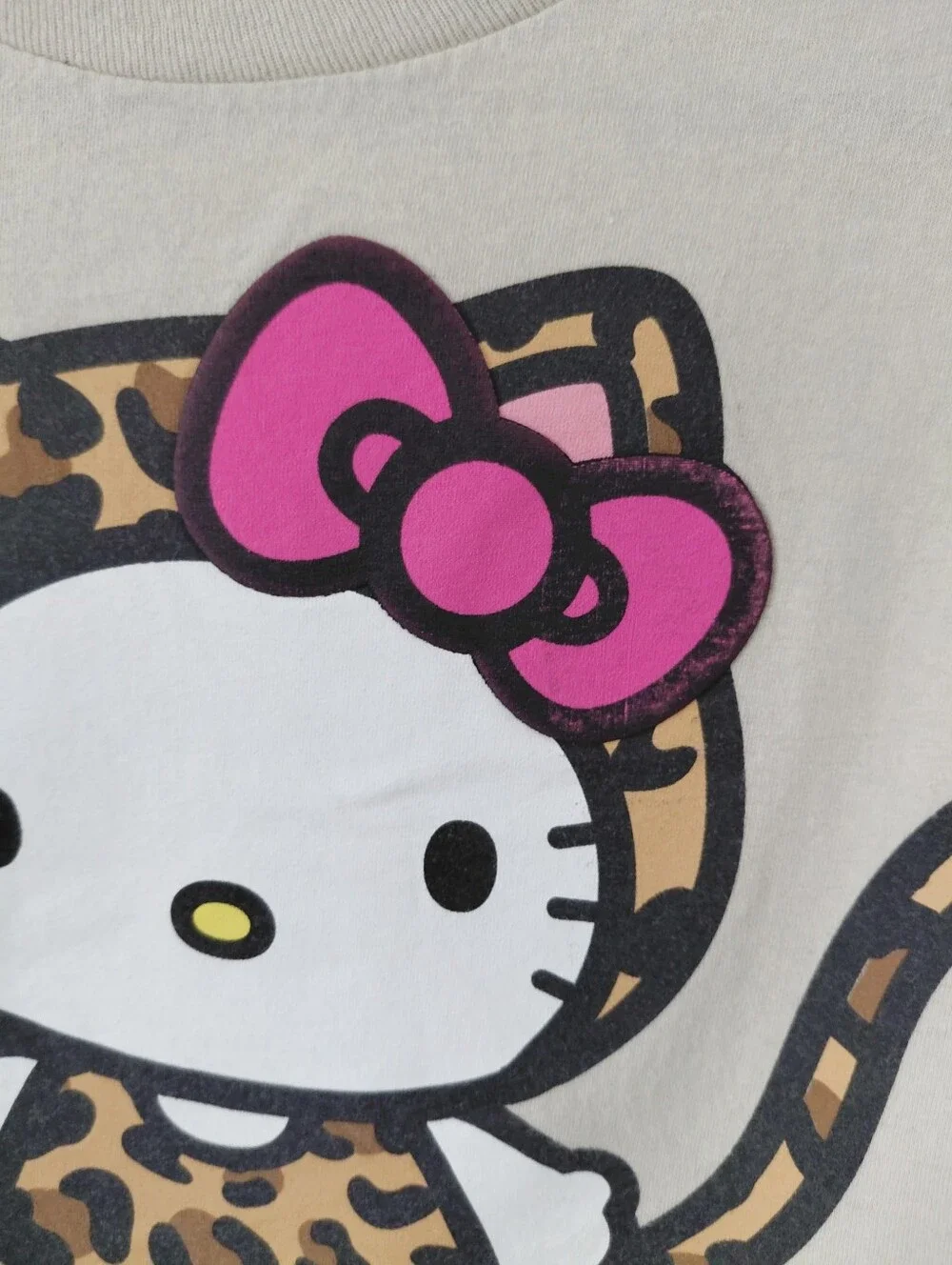 Hello Kitty Leopard Print Crop Tee in Cream with Pink Bow - Picture 6 of 6